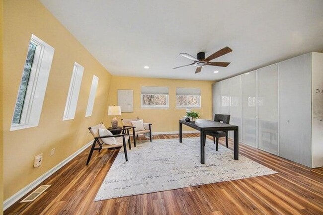 Building Photo - 5990 Plymouth Rd