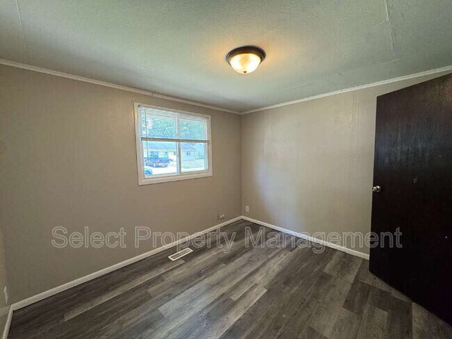 Building Photo - 1210 Asbury Dr