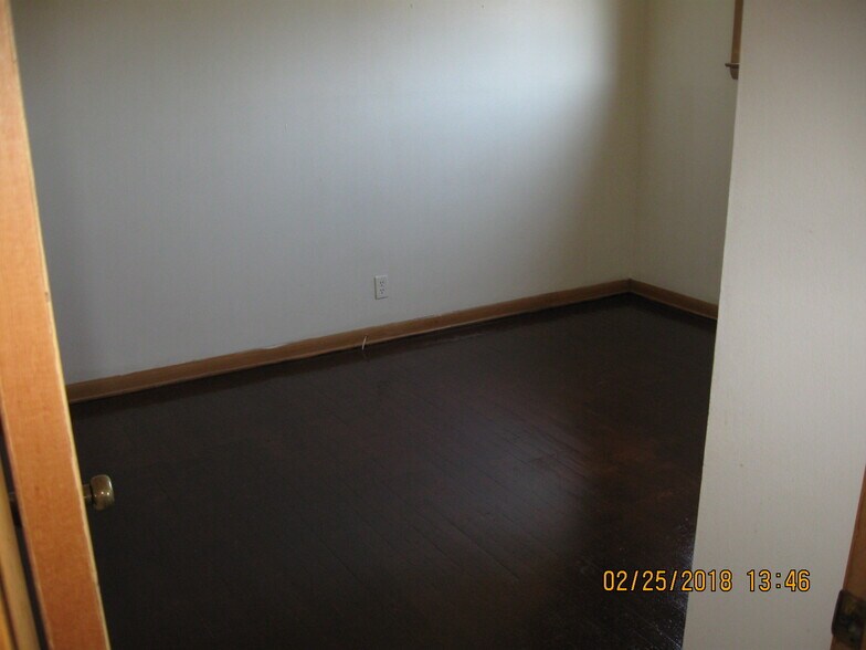 Building Photo - 2390 S 92nd St