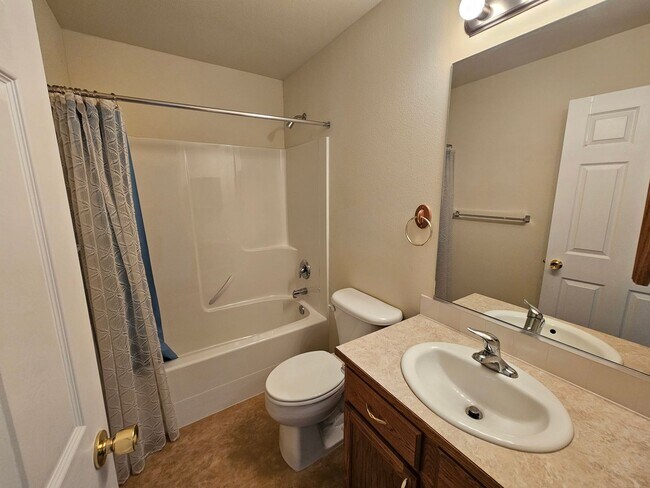 Building Photo - Beautiful Home In Greenacres
