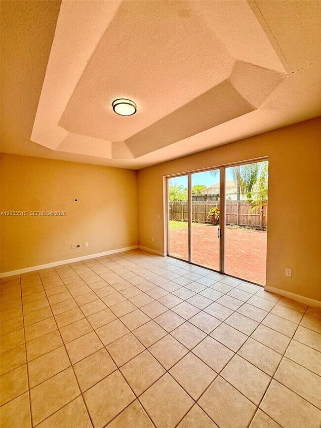 Building Photo - 2123 NE 38th Rd