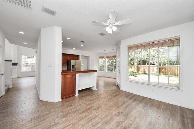 Building Photo - 103 Lakeridge Dr