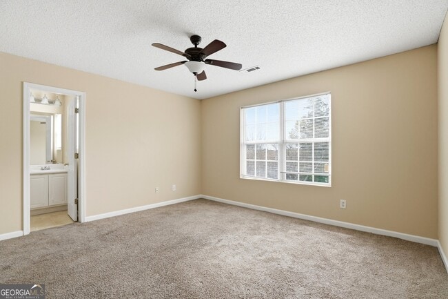 Building Photo - 3285 Oakley Pl