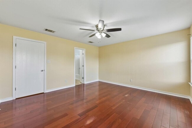 Building Photo - 12712 Ring Dr