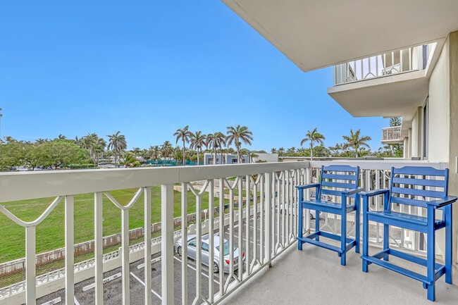 Building Photo - 125 S Ocean Ave