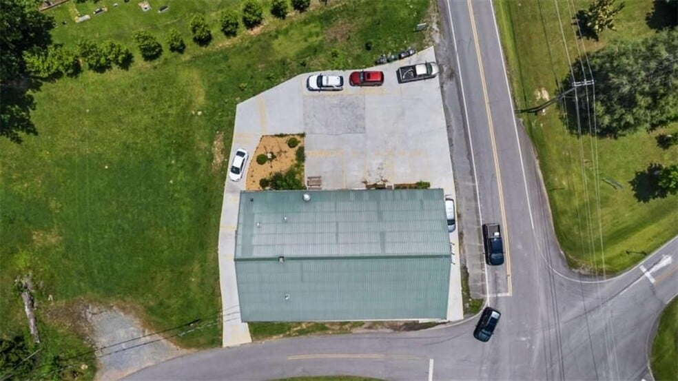 Building Photo - 610 Madola Rd