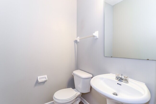 Building Photo - 9696 Kiwi Cove