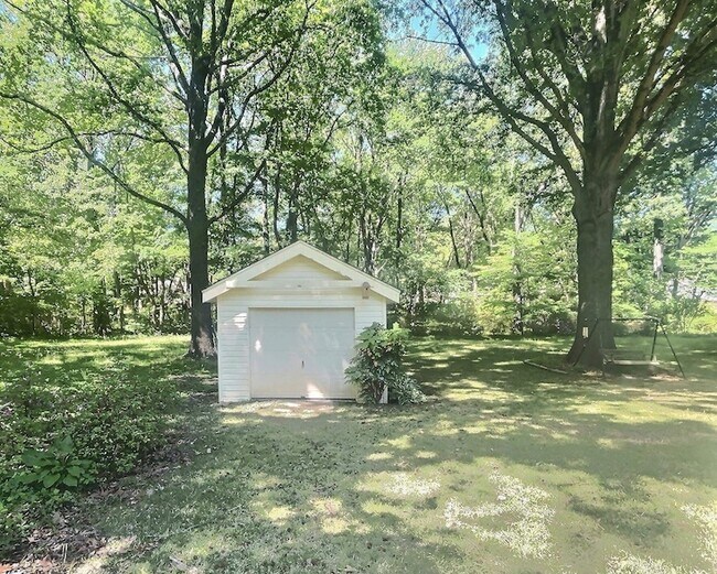 Building Photo - 335 Alexander Cove