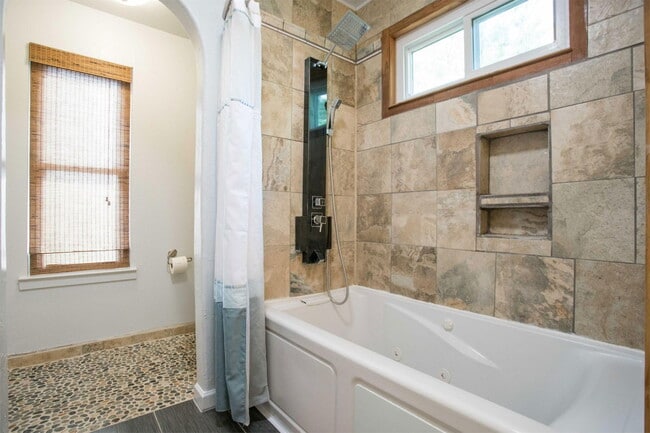 Building Photo - 1402 Green Terrace Dr