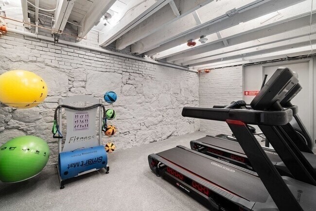 Building Photo - 217 Essex St