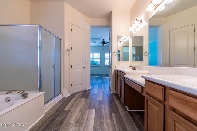 Building Photo - 11877 N Mesquite Hollow Dr