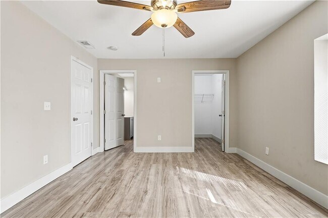 Building Photo - 1735 Carter Cir
