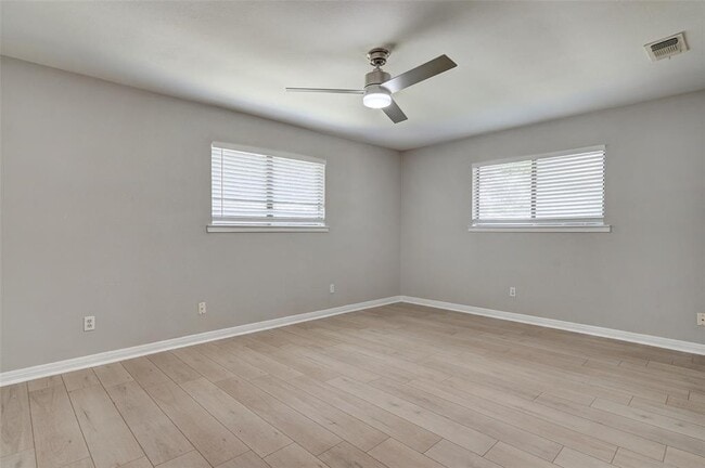 Building Photo - 1806 Dixie Ln
