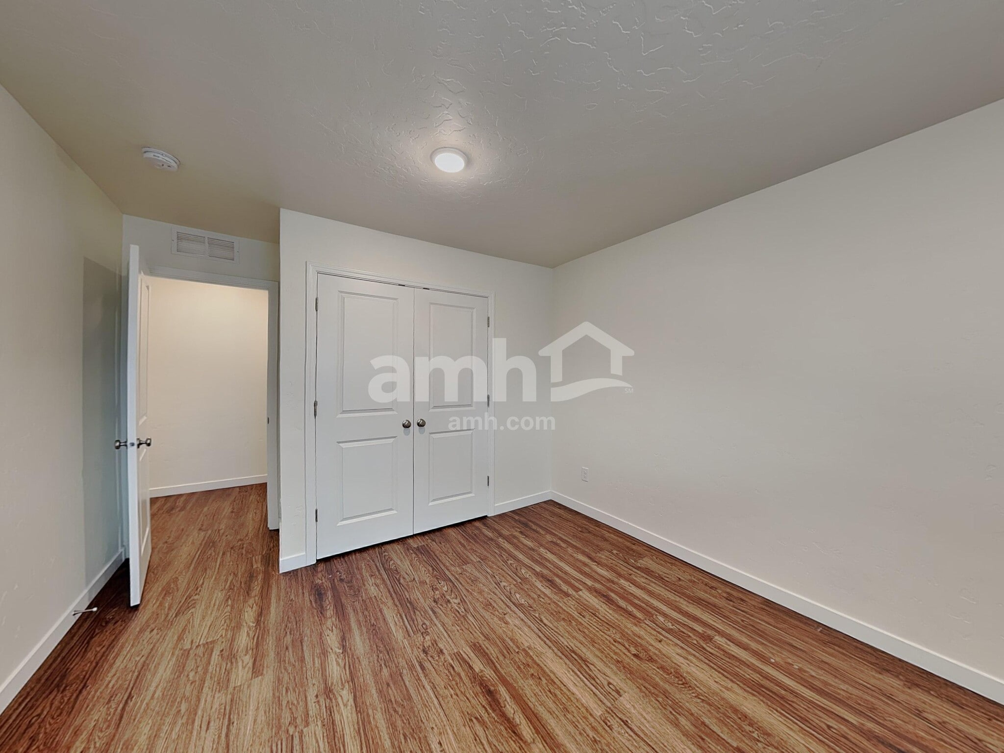 Building Photo - 898 N Garnet Creek Ave