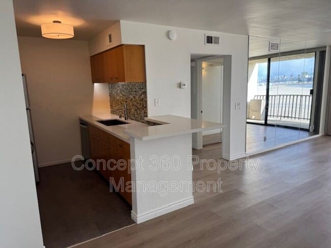 Building Photo - 1140 E Ocean Blvd