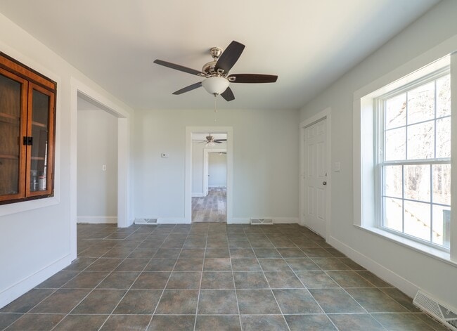 Building Photo - 1437 Briarcliff Dr