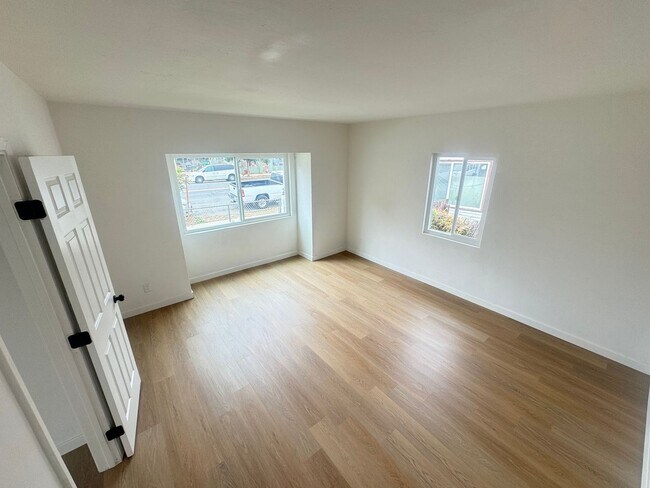 Building Photo - Beautiful Logan Heights Remodeled House