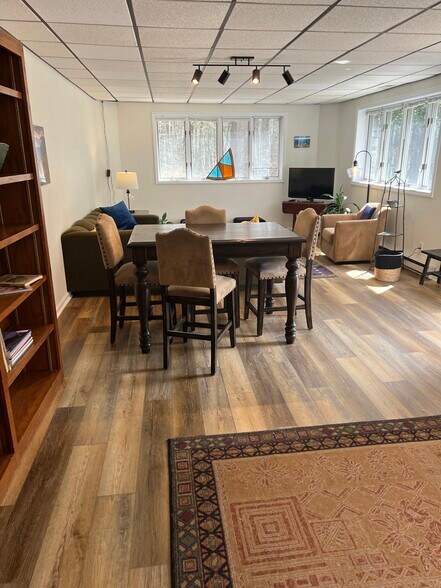 Building Photo - 45 Pentland Hills Dr