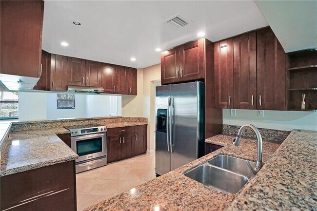 Building Photo - 5550 SW 130th Ave