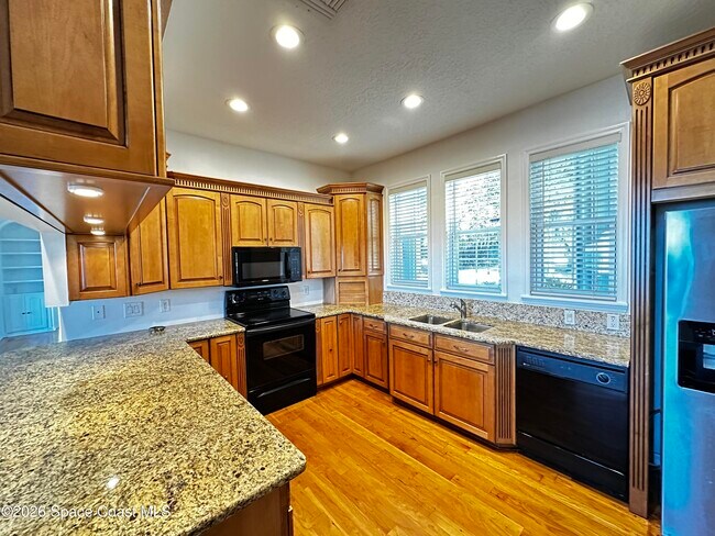 Building Photo - 7130 S Tropical Trail