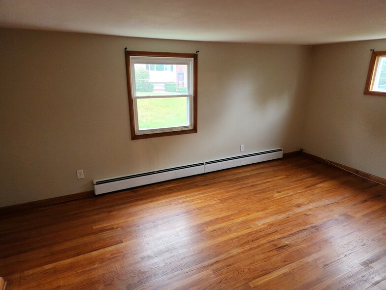 Building Photo - 601 Zimmer Ave