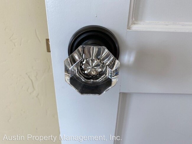 Building Photo - 845 NW Delaware Ave