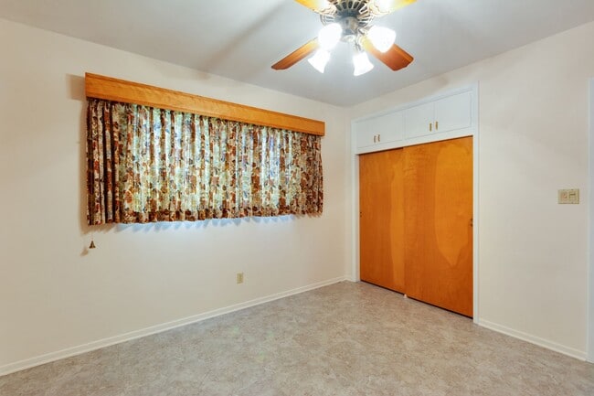 Building Photo - Lovely 3 bedroom Home!