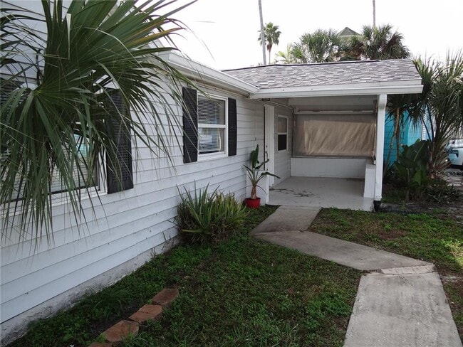 Building Photo - 13360 Boca Ciega Ave