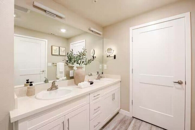 Building Photo - 375 Harbour Cove Dr