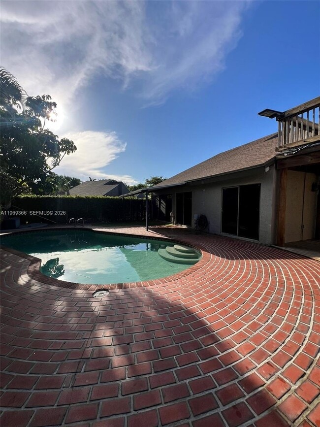 Building Photo - 7512 SW 95th Pl