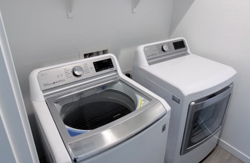 Building Photo - 9918 E Tahoe Ave