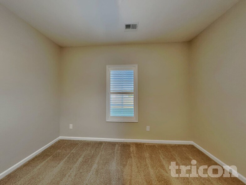 Building Photo - 185 Southern Pl