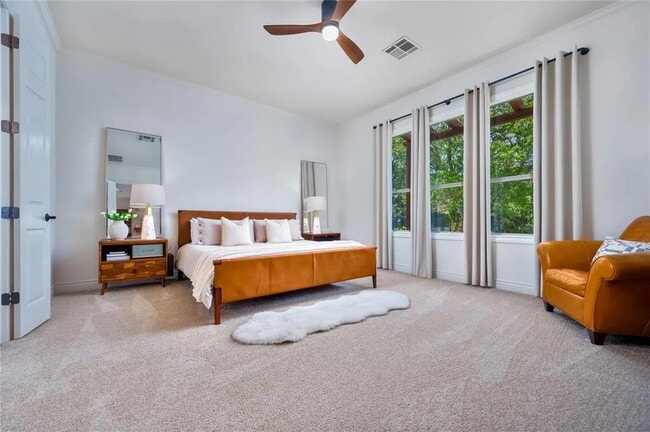 Building Photo - 15 Chandon Ln