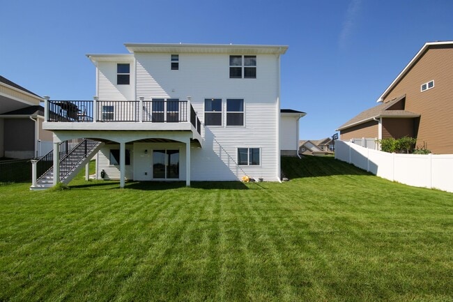 Building Photo - 15742 Everglade Ave