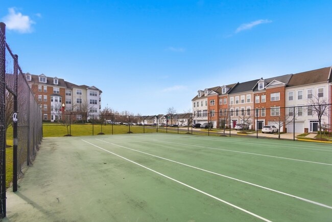 Building Photo - Lovely 3 BR/2.5 BA Townhome in Camp Springs!