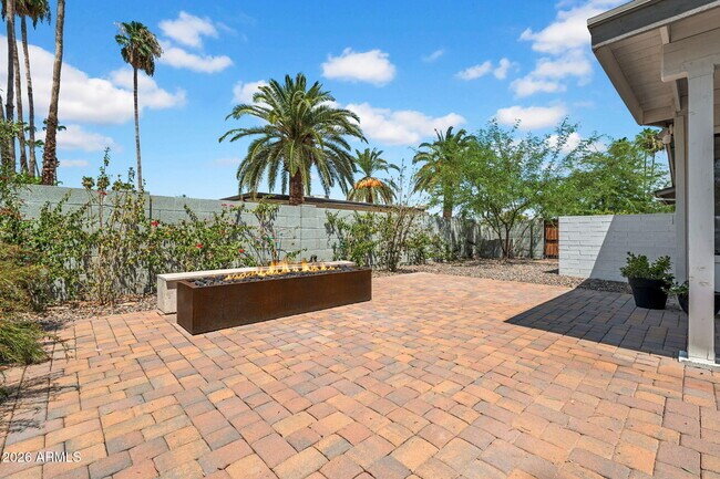 Building Photo - 5219 E Winchcomb Dr