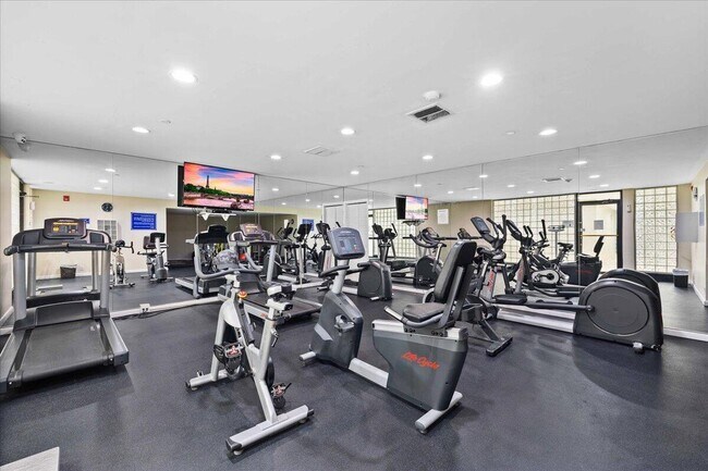 Building Photo - 4000 N Ocean Dr