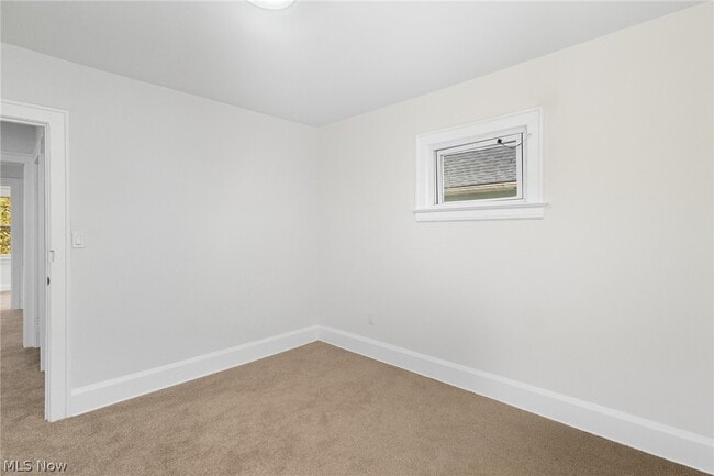 Building Photo - 12808 Beachwood Ave