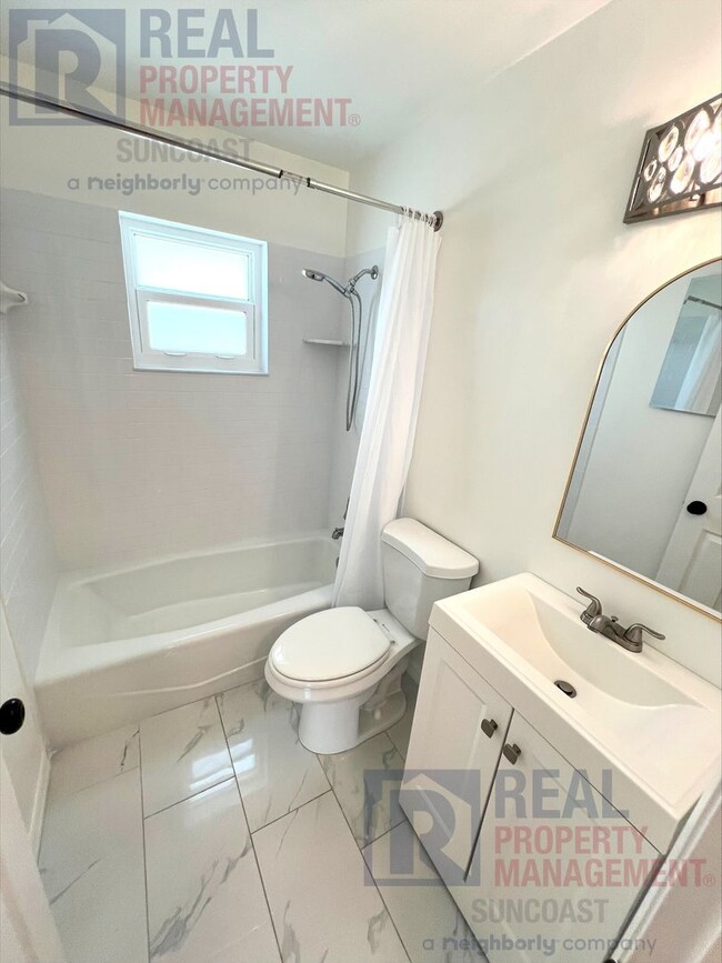 Building Photo - 2950 Pafko Dr