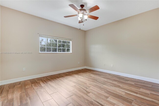 Building Photo - 7627 E Stonecreek Cir