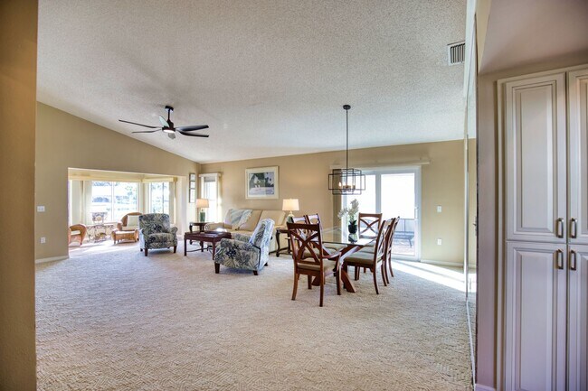 Building Photo - 831 Harrington Lake Ln