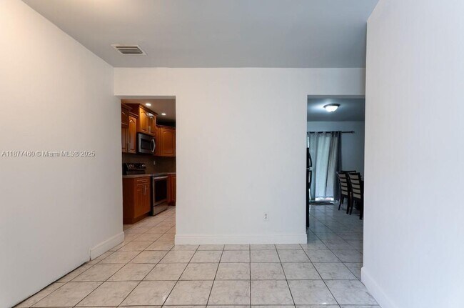 Building Photo - 15345 SW 104th Ave
