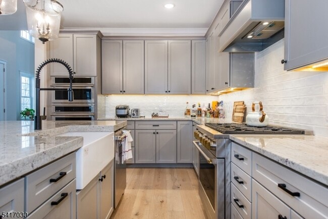 Building Photo - 37 Hillandale Dr