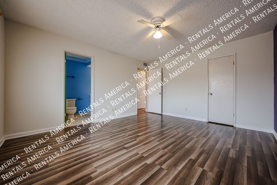 Building Photo - 1117 W Auburn Dr