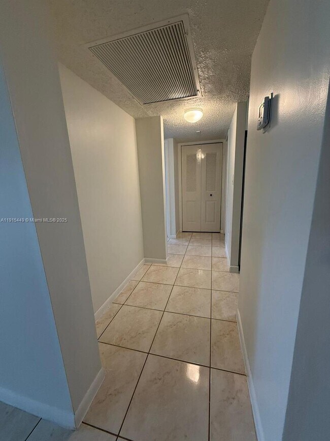 Building Photo - 5805 Washington St