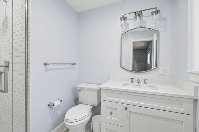 Building Photo - Beautifully Updated 4BR Home Blending Mid-Century Charm & Modern Comfort