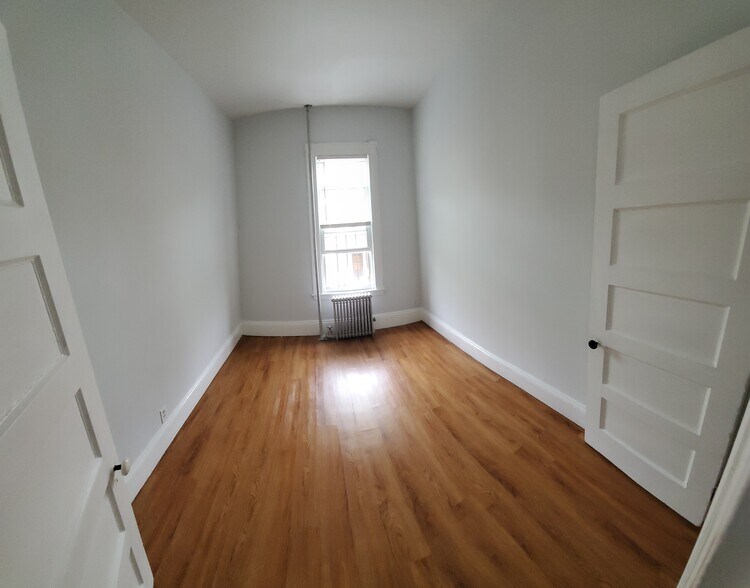 Building Photo - 82 Rockland St