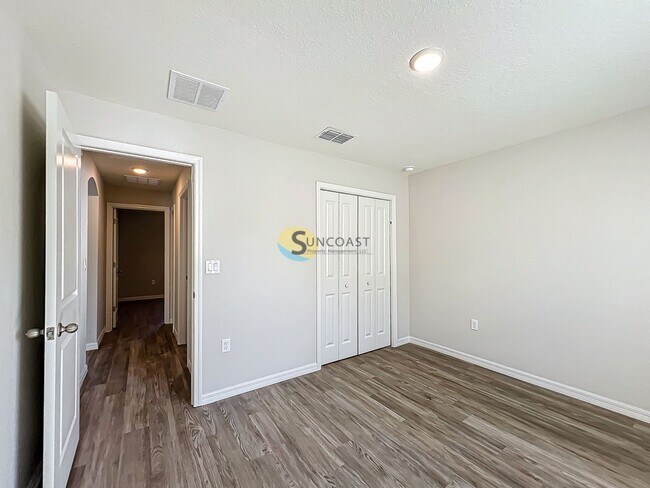 Building Photo - 6140 E Calico Ln
