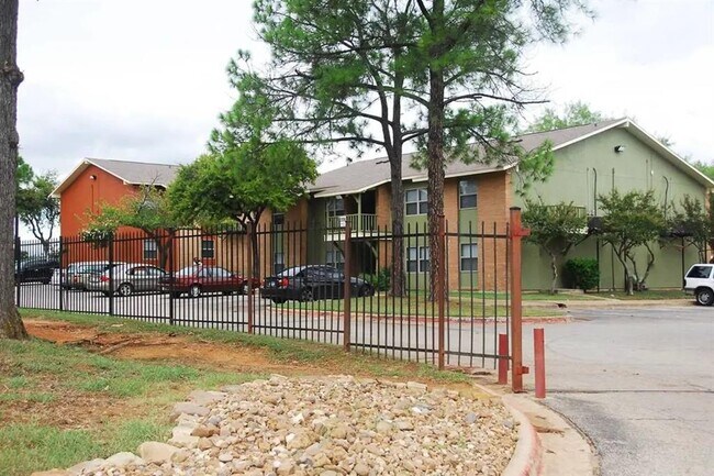 Building Photo - 7203 S Great Trinity Forest Way