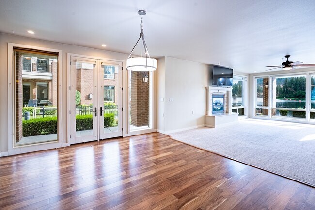 Building Photo - 355 W Waterside Dr